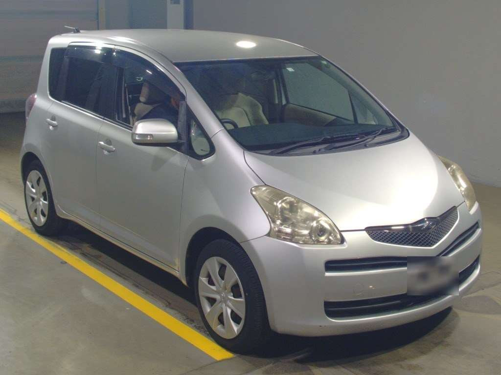 2010 Toyota Ractis SCP100[2]