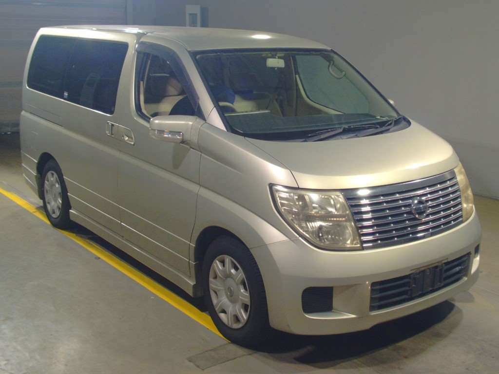 2005 Nissan Elgrand ME51[2]