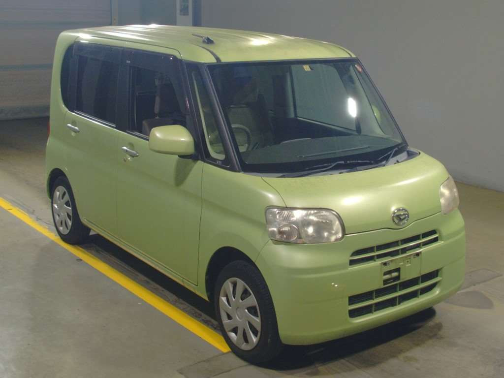 2013 Daihatsu Tanto L375S[2]