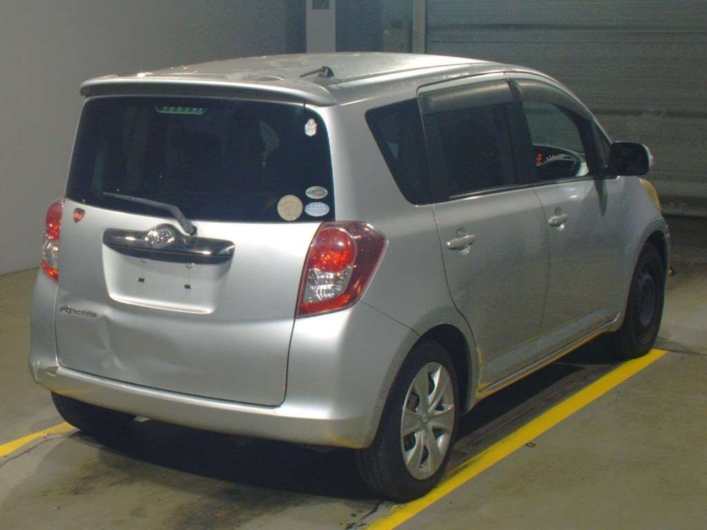 2010 Toyota Ractis NCP100[1]