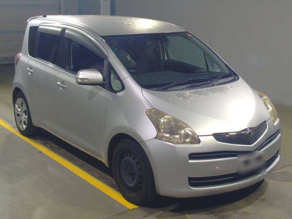 2010 Toyota Ractis NCP100[2]