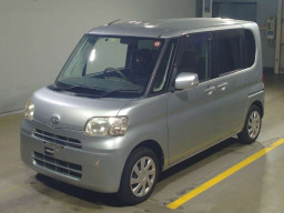 2011 Daihatsu Tanto