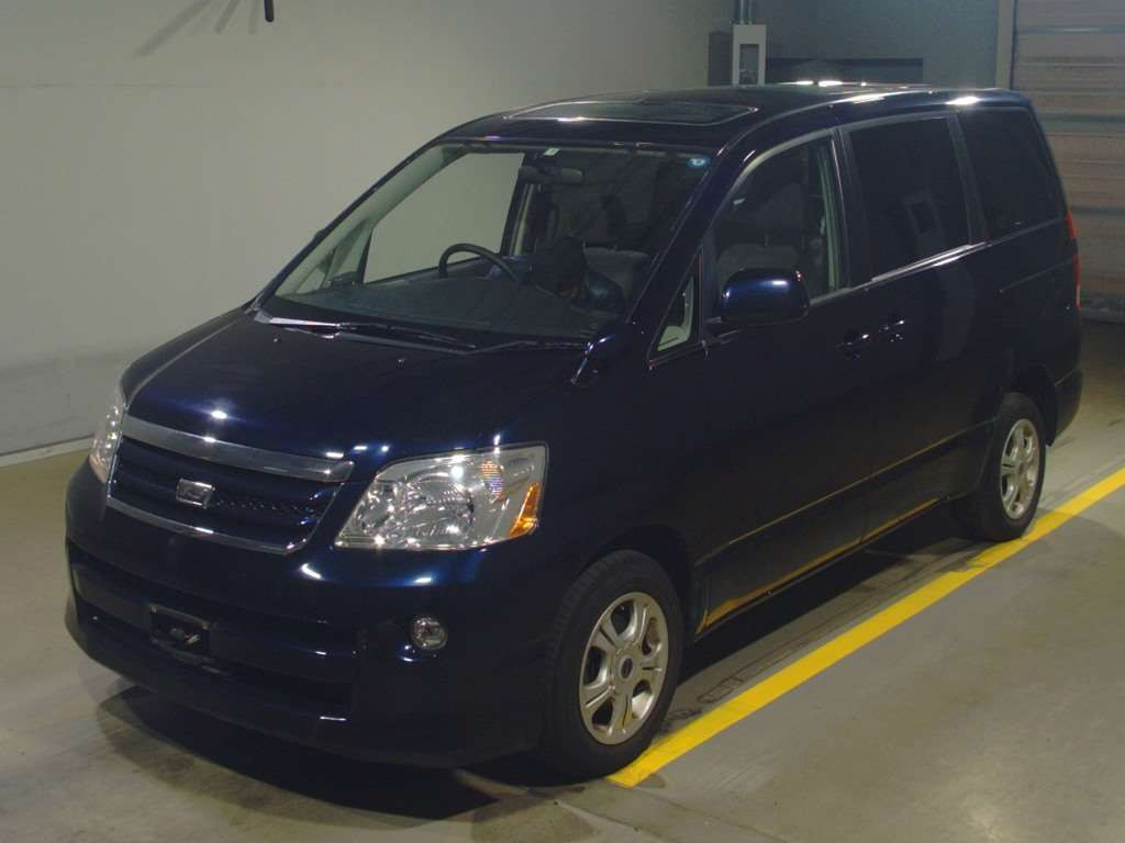 2005 Toyota Noah AZR65G[0]