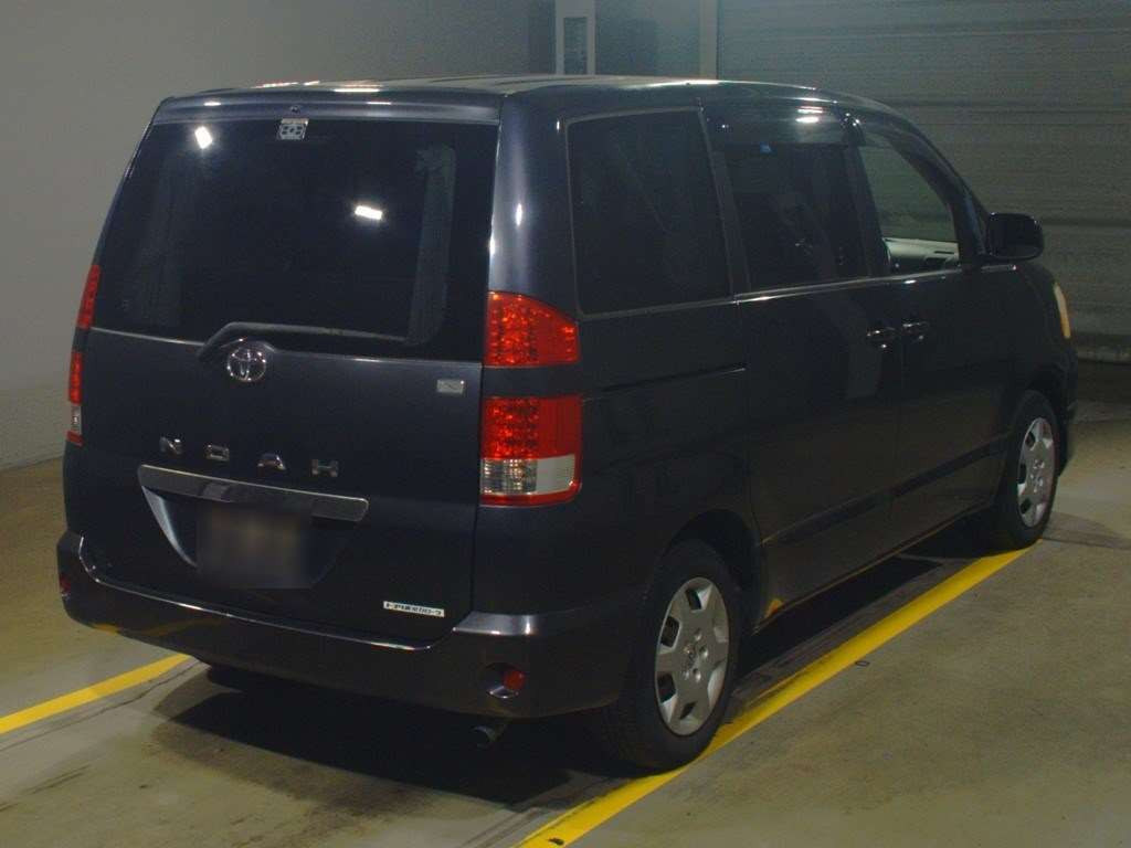 2007 Toyota Noah AZR60G[1]