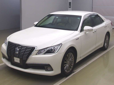 2014 Toyota Crown Hybrid