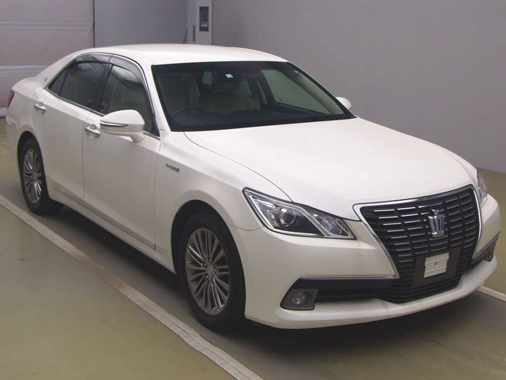 2014 Toyota Crown Hybrid AWS210[2]