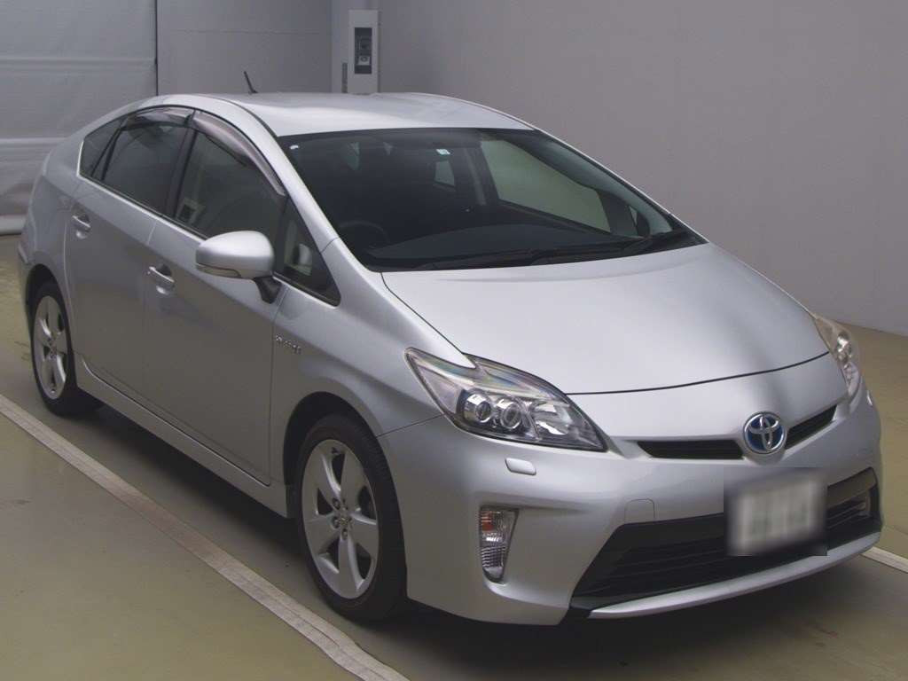 2014 Toyota Prius ZVW30[2]