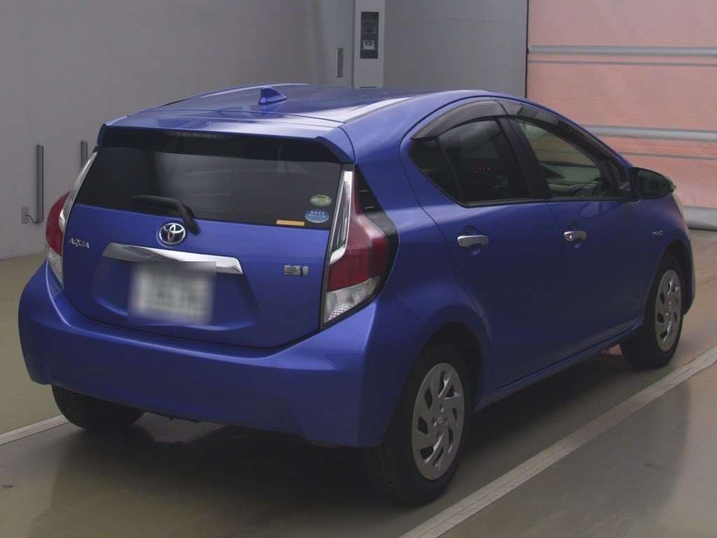 2016 Toyota Aqua NHP10[1]