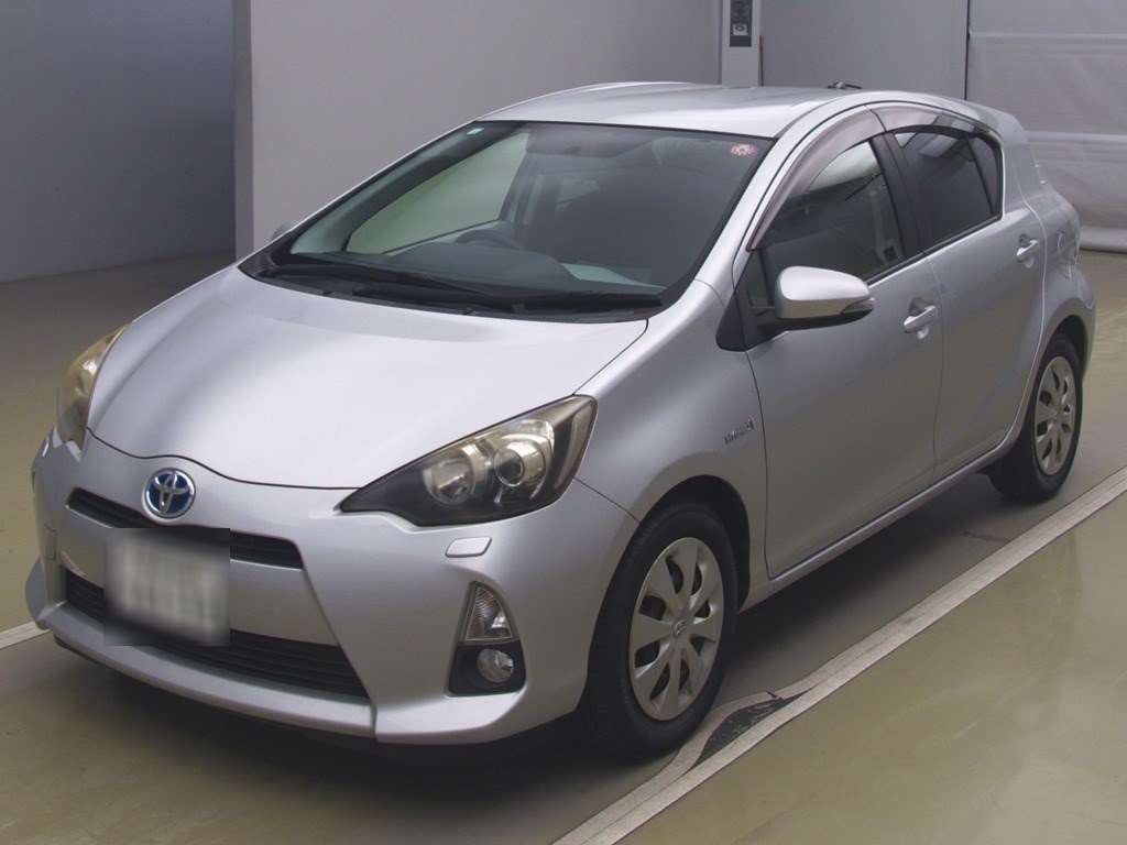 2012 Toyota Aqua NHP10[0]