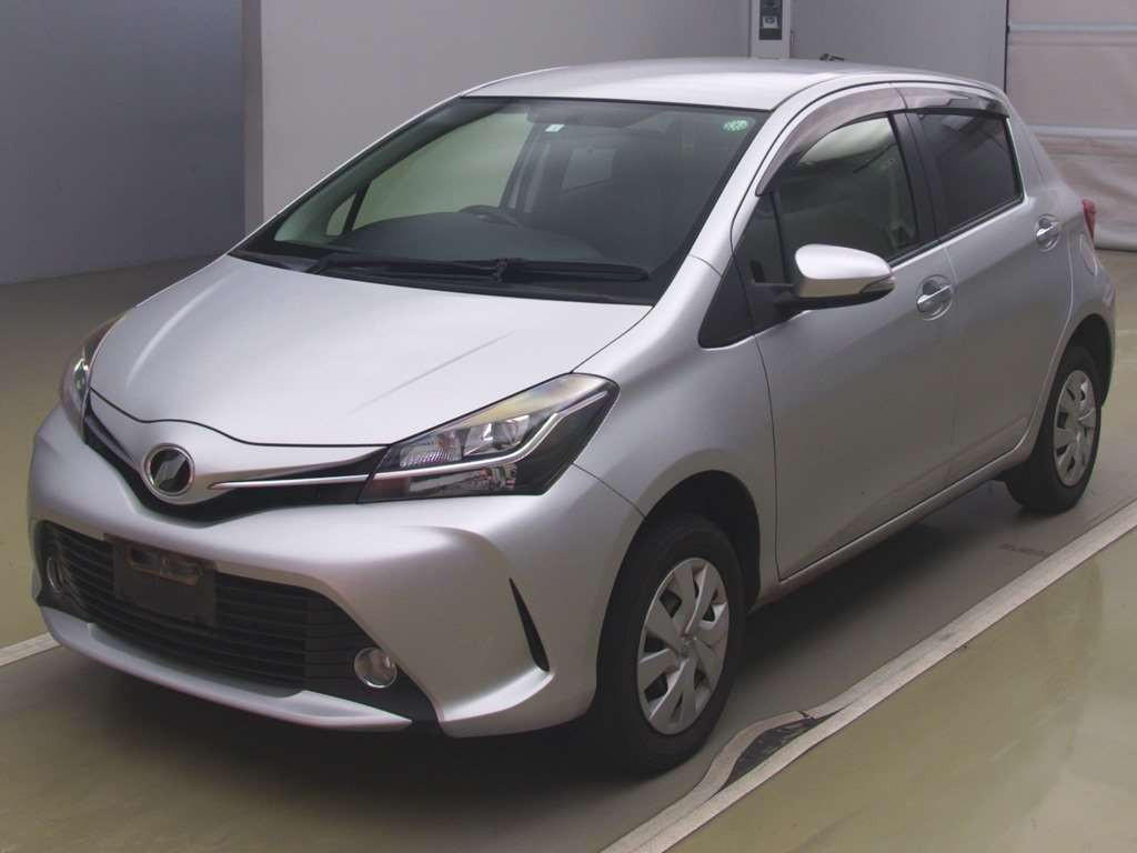 2016 Toyota Vitz NSP135[0]