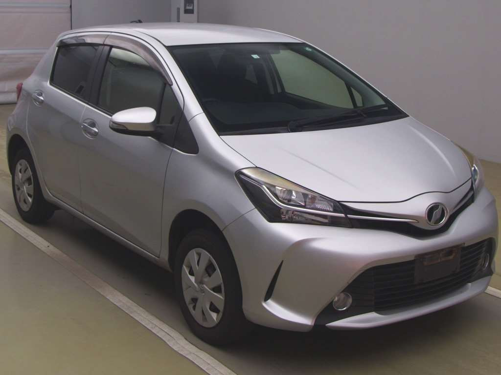 2016 Toyota Vitz NSP135[2]