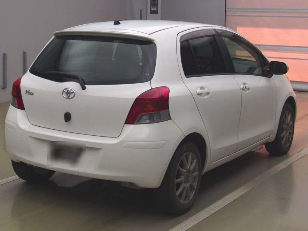 2010 Toyota Vitz SCP90[1]