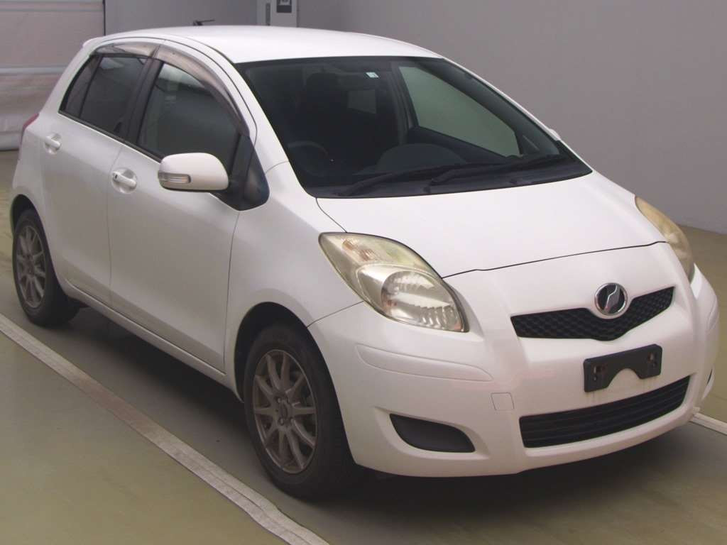 2010 Toyota Vitz SCP90[2]