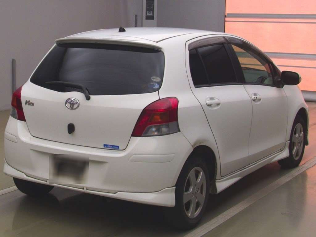 2008 Toyota Vitz SCP90[1]