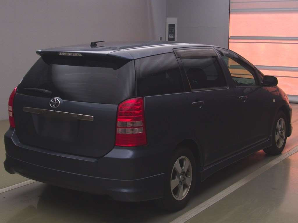 2004 Toyota Wish ZNE10G[1]