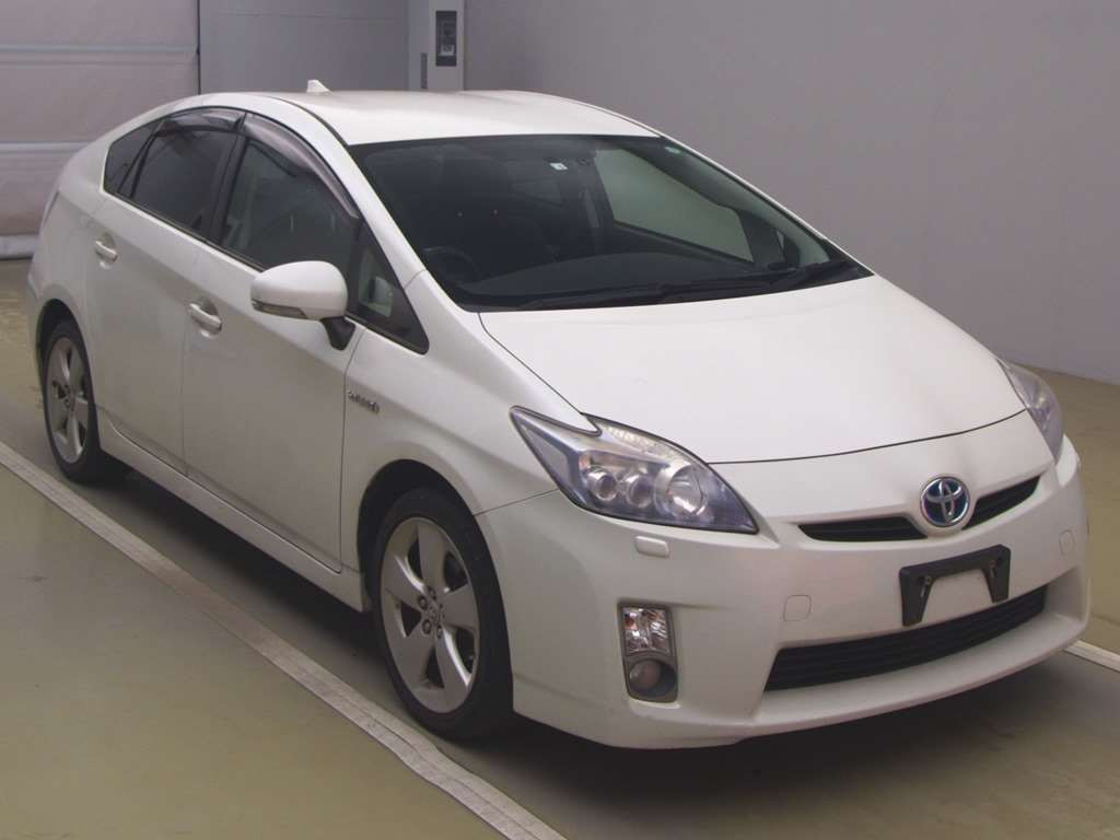 2010 Toyota Prius ZVW30[2]