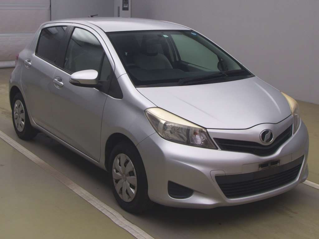 2011 Toyota Vitz KSP130[2]