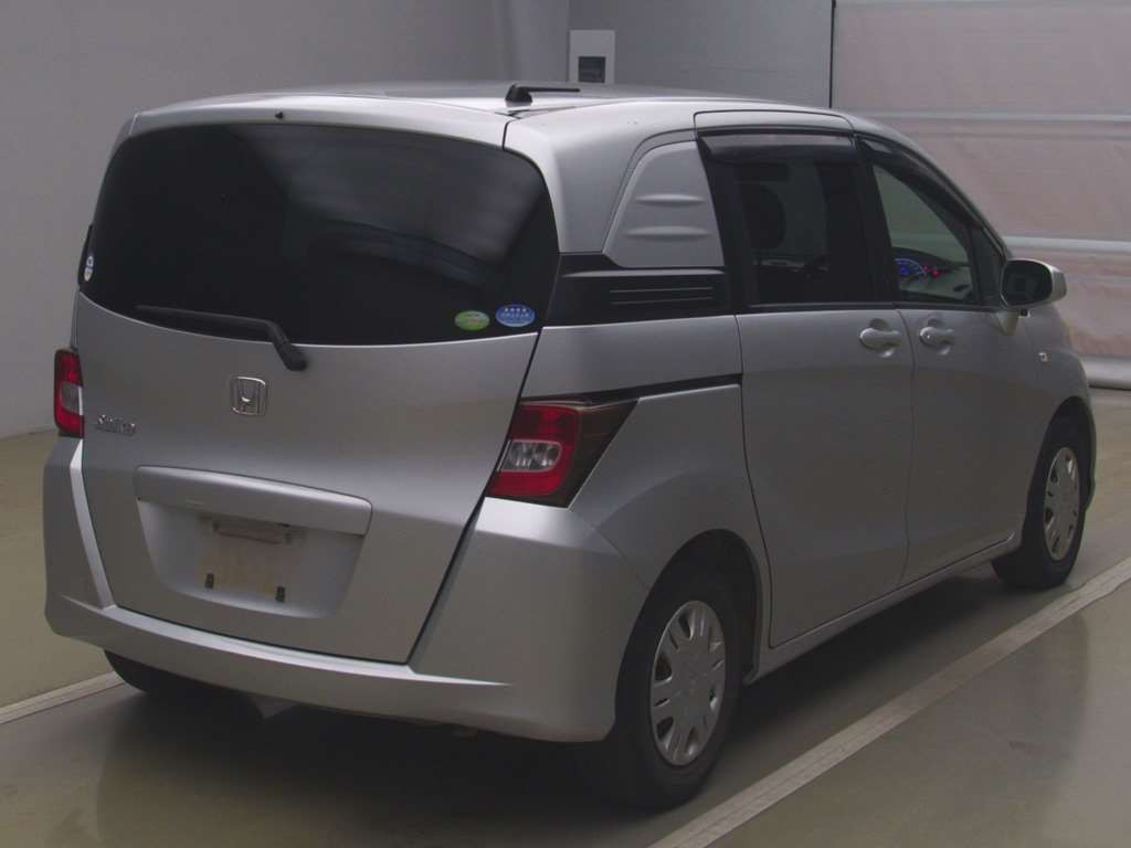 2010 Honda Freed Spike GB3[1]