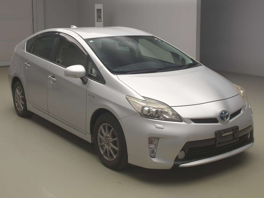 2012 Toyota Prius ZVW30[2]