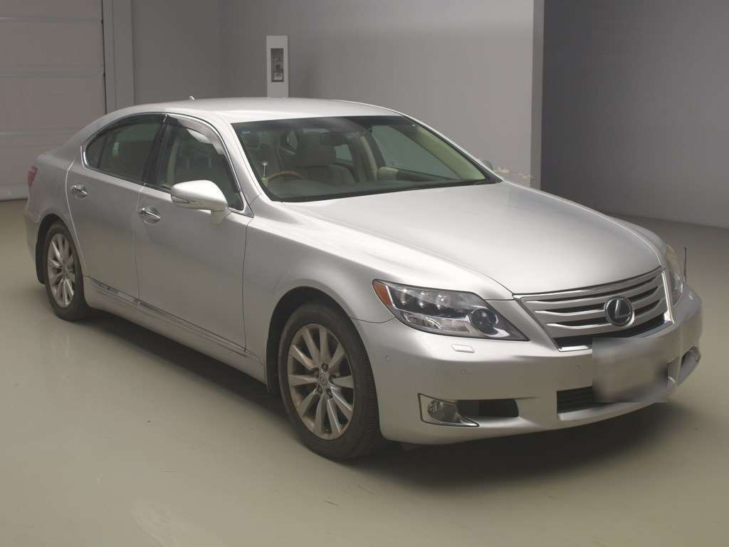 2011 Lexus LS UVF45[2]