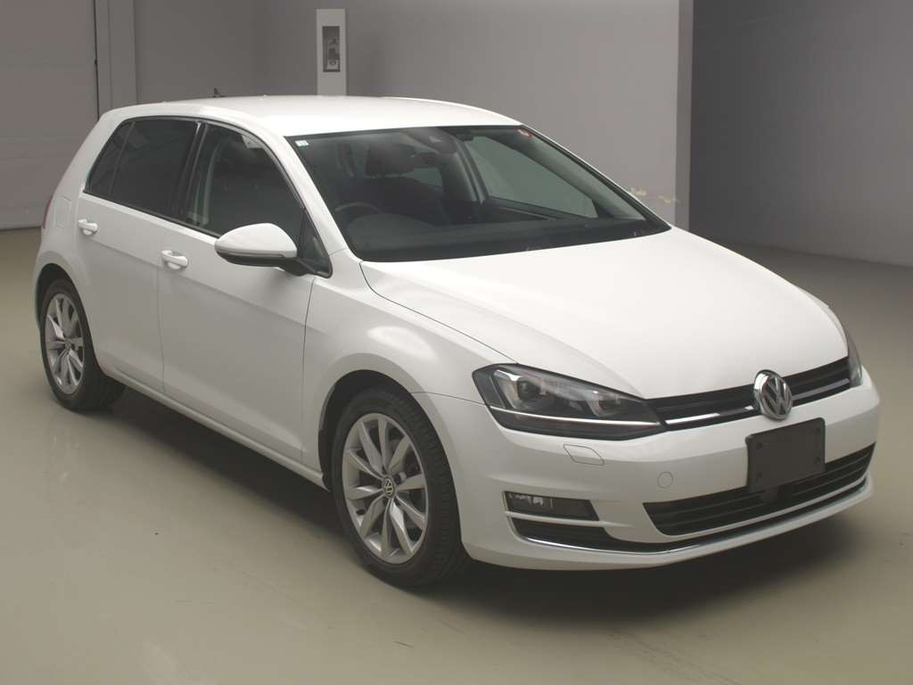 2016 Volkswagen Golf AUCPT[2]