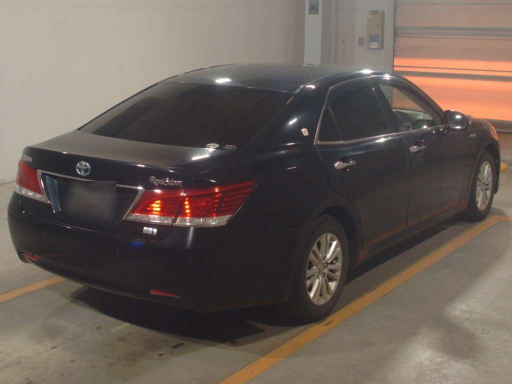 2013 Toyota Crown Hybrid AWS210[1]