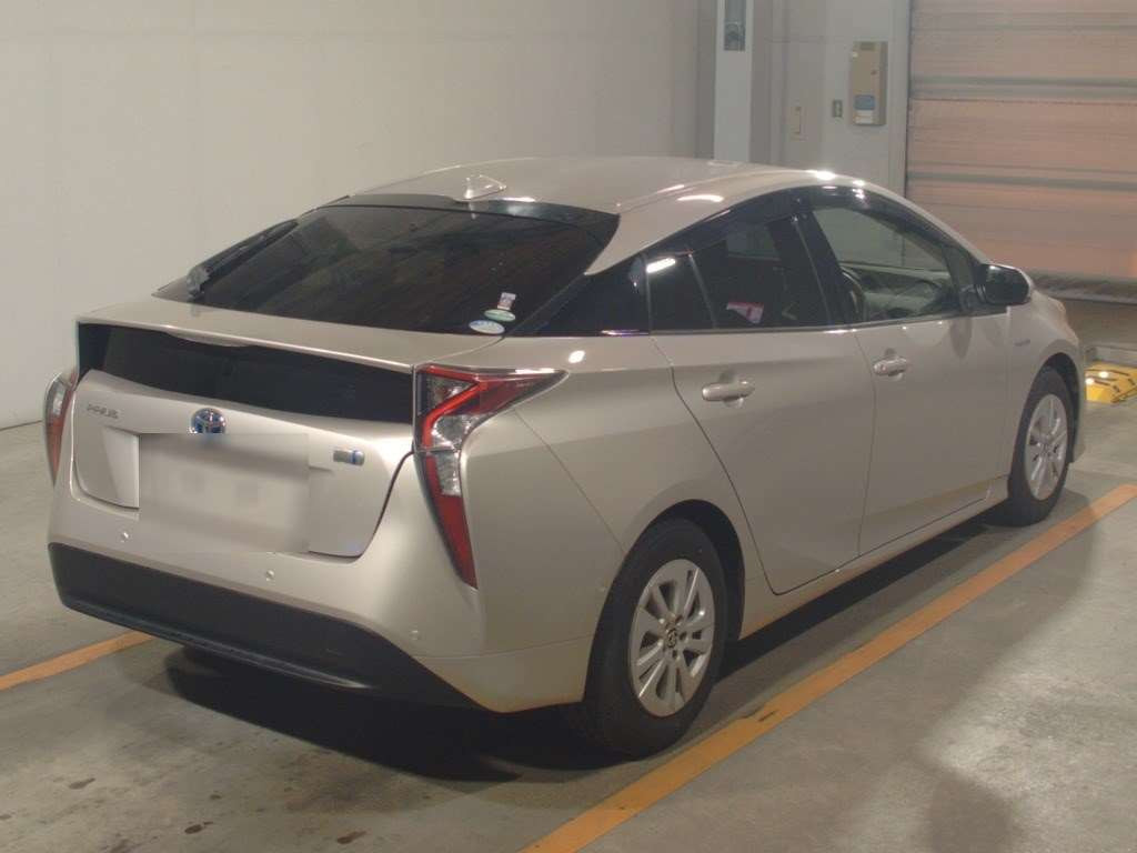 2017 Toyota Prius ZVW50[1]