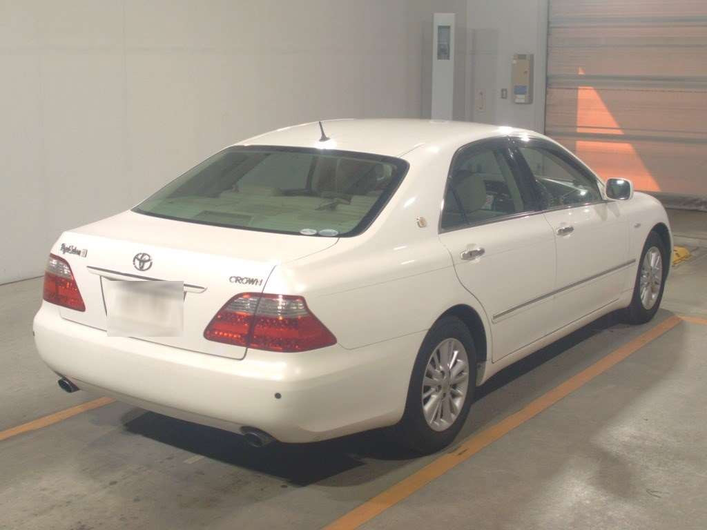 2006 Toyota Crown GRS182[1]