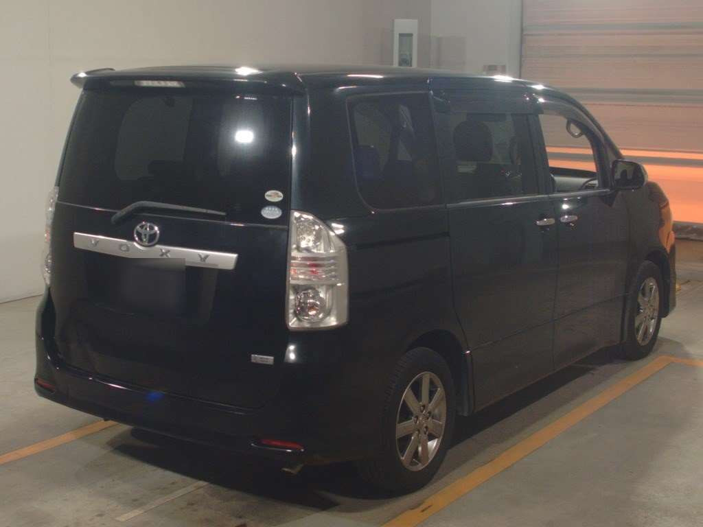 2010 Toyota Voxy ZRR70W[1]