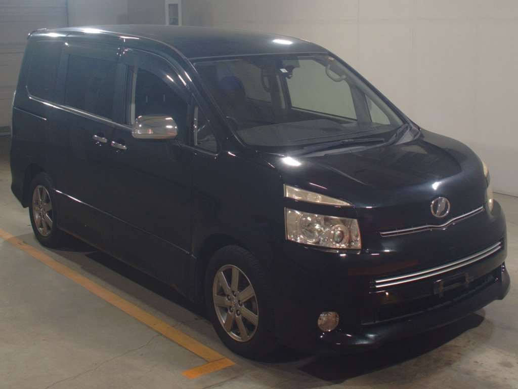 2010 Toyota Voxy ZRR70W[2]