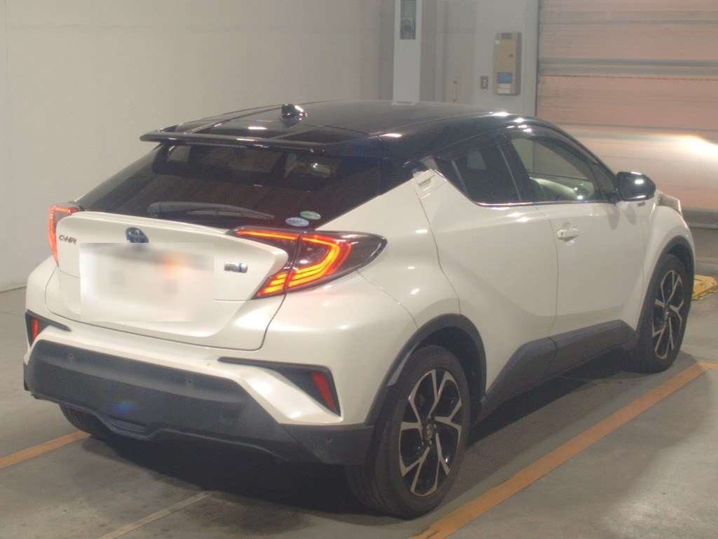 2017 Toyota C-HR ZYX10[1]