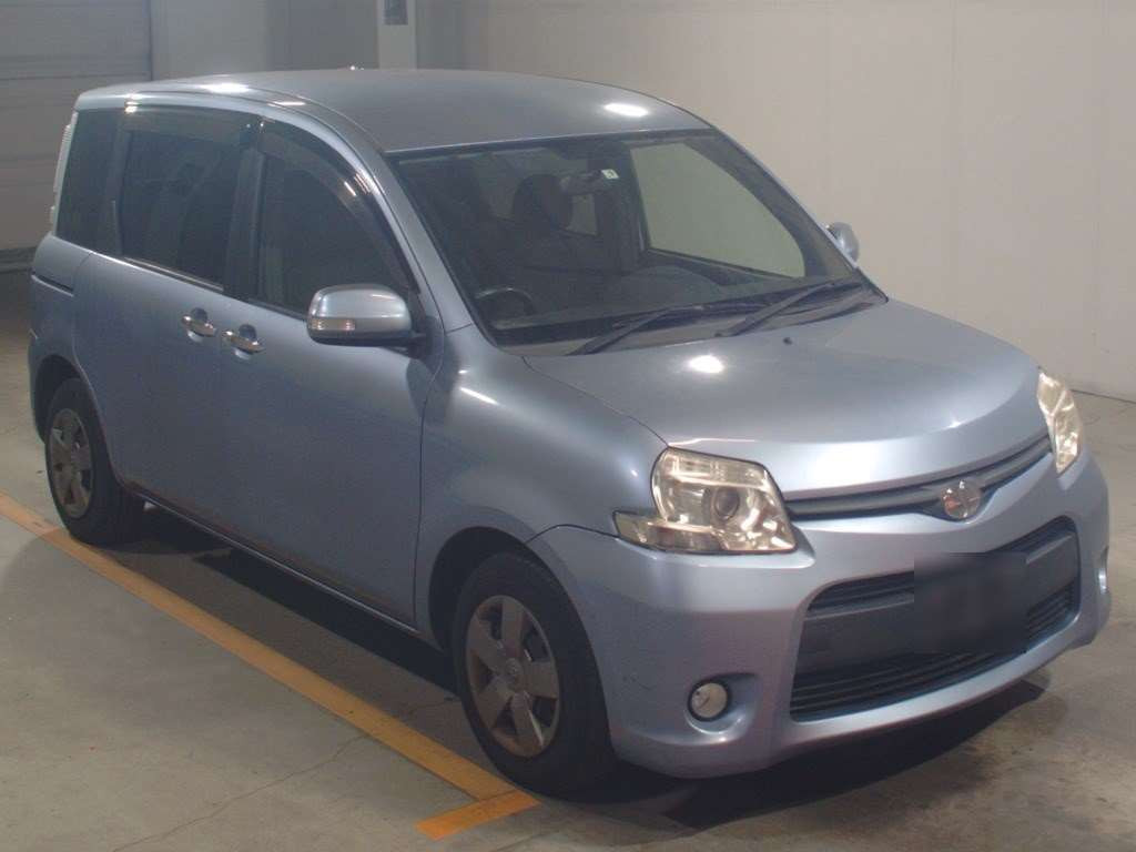 2011 Toyota Sienta NCP81G[2]