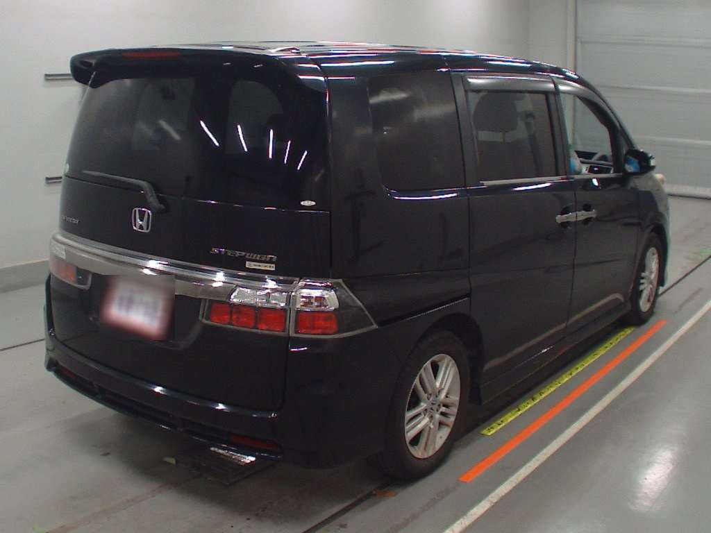 2008 Honda Step WGN RG1[1]