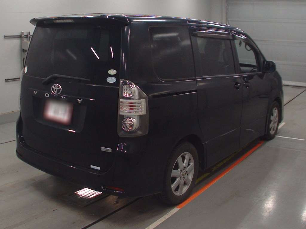 2007 Toyota Voxy ZRR70W[1]