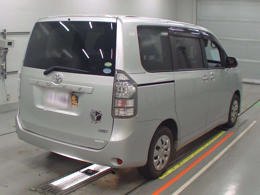 2012 Toyota Voxy ZRR70G[1]