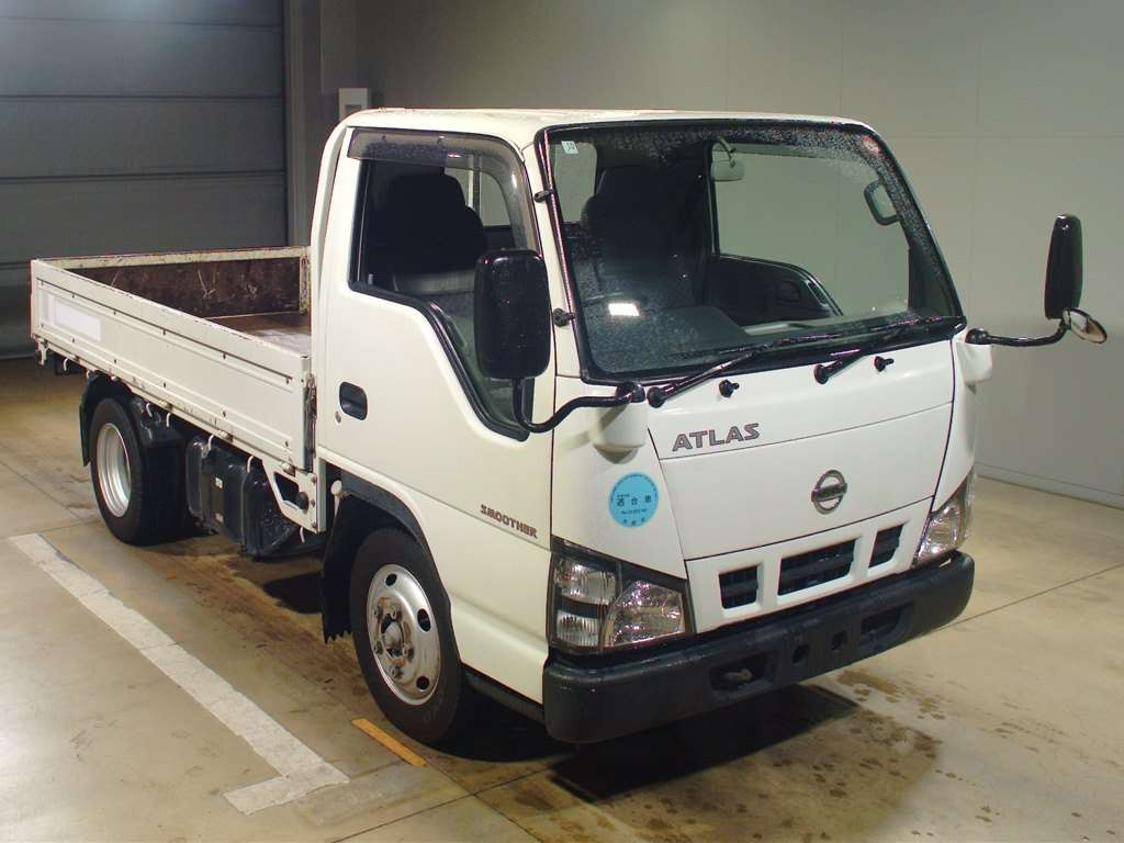 2004 Nissan Atlas AKR81A[2]