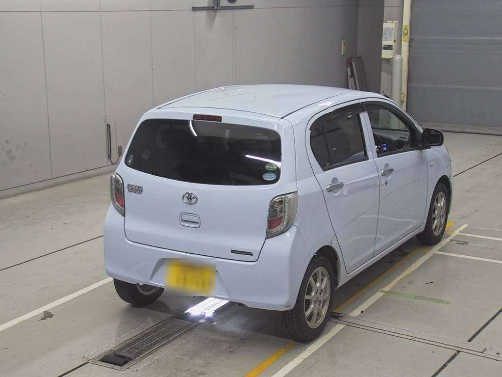 2015 Toyota Pixis Epoch LA300A[1]