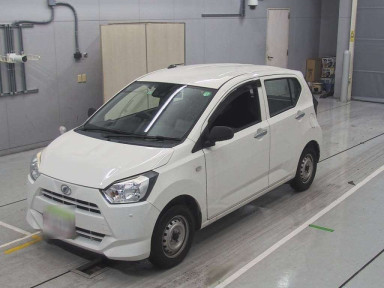 2017 Daihatsu Mira es