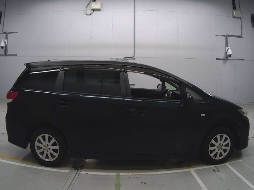 2012 Toyota Wish ZGE20G[2]