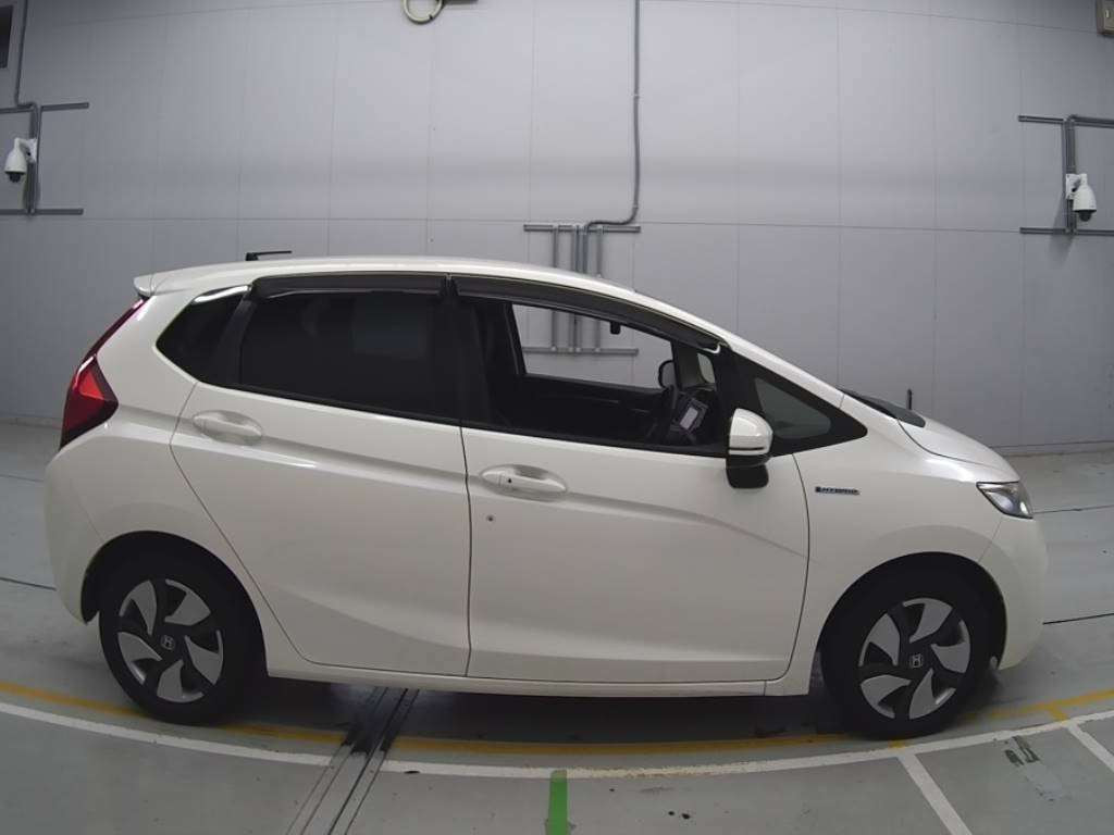 2014 Honda Fit Hybrid GP5[2]