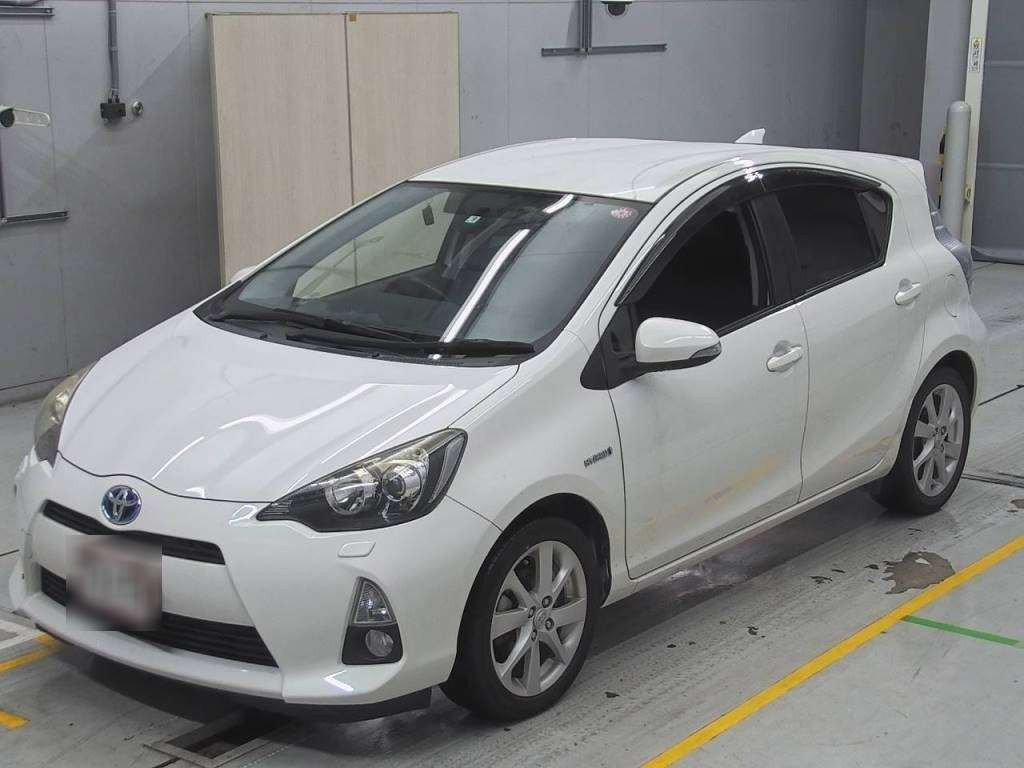 2013 Toyota Aqua NHP10[0]