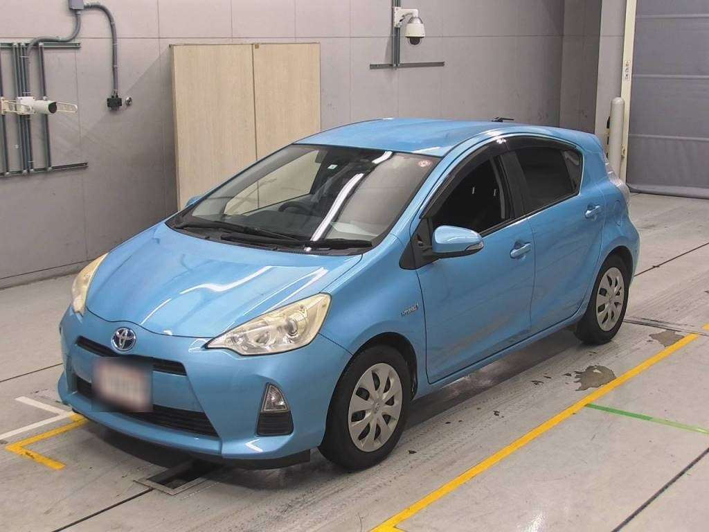 2013 Toyota Aqua NHP10[0]