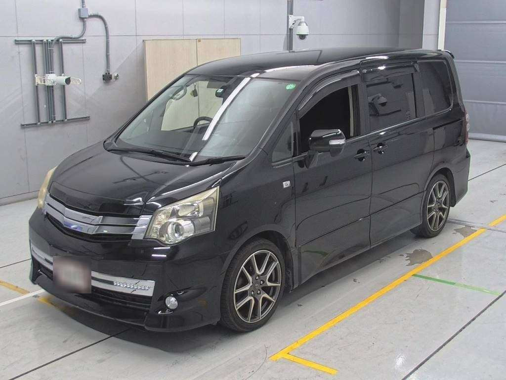 2011 Toyota Noah ZRR70W[0]