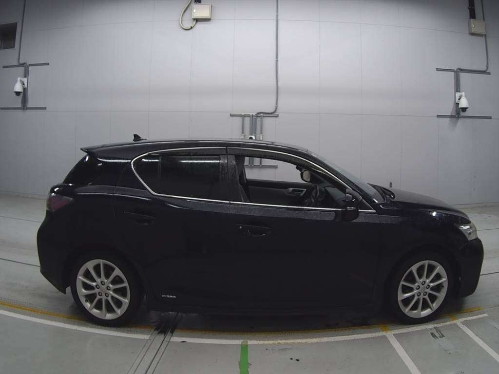 2012 Lexus CT ZWA10[2]