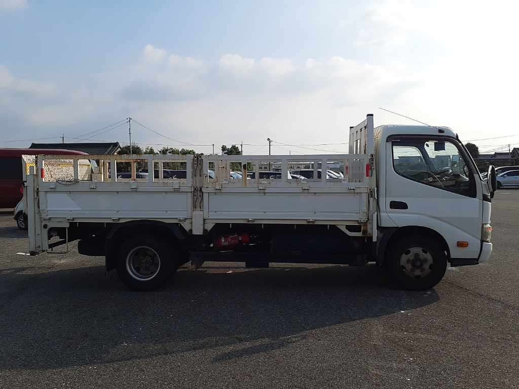 2010 Hino DUTRO BZU340M[2]