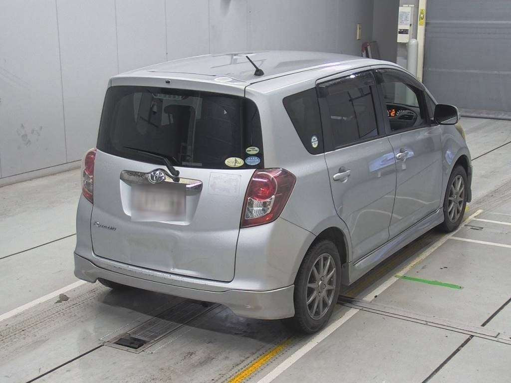 2009 Toyota Ractis SCP100[1]