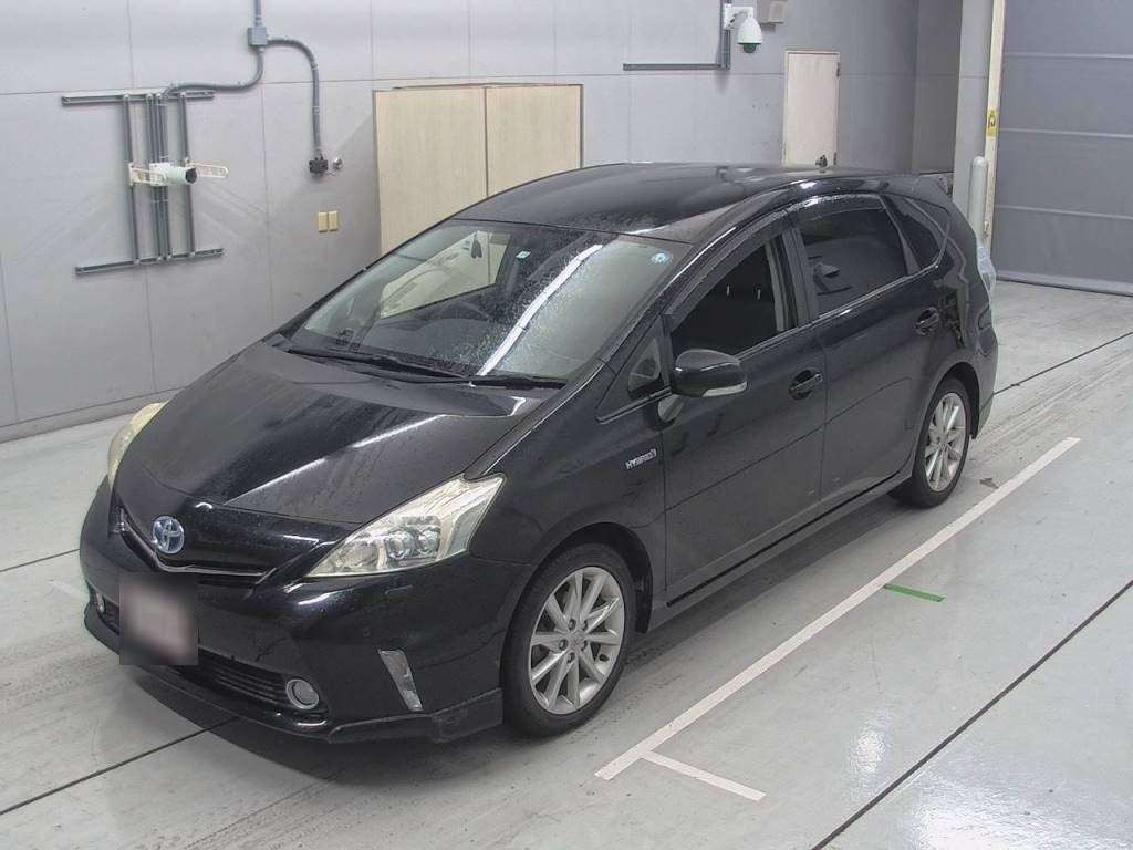 2011 Toyota Prius alpha ZVW41W[0]