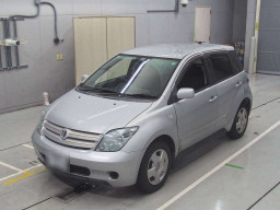 2003 Toyota IST