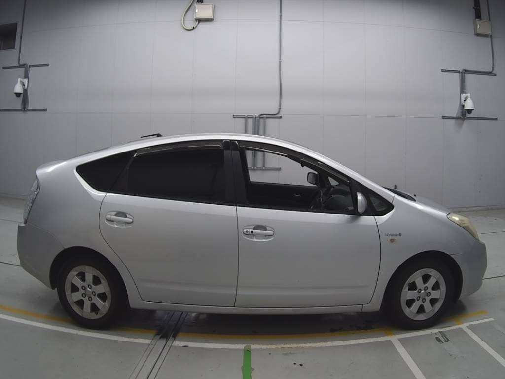 2009 Toyota Prius NHW20[2]