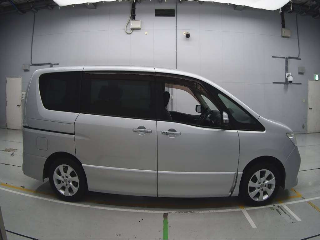 2011 Nissan Serena FC26[2]